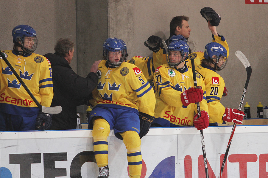 12.2.2012 - (Suomi U18-Ruotsi U18)