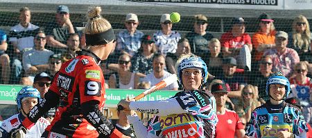 Henna Suominen Pesäkarhuihin, mestaruusjoukkueesta tukku jatkajia